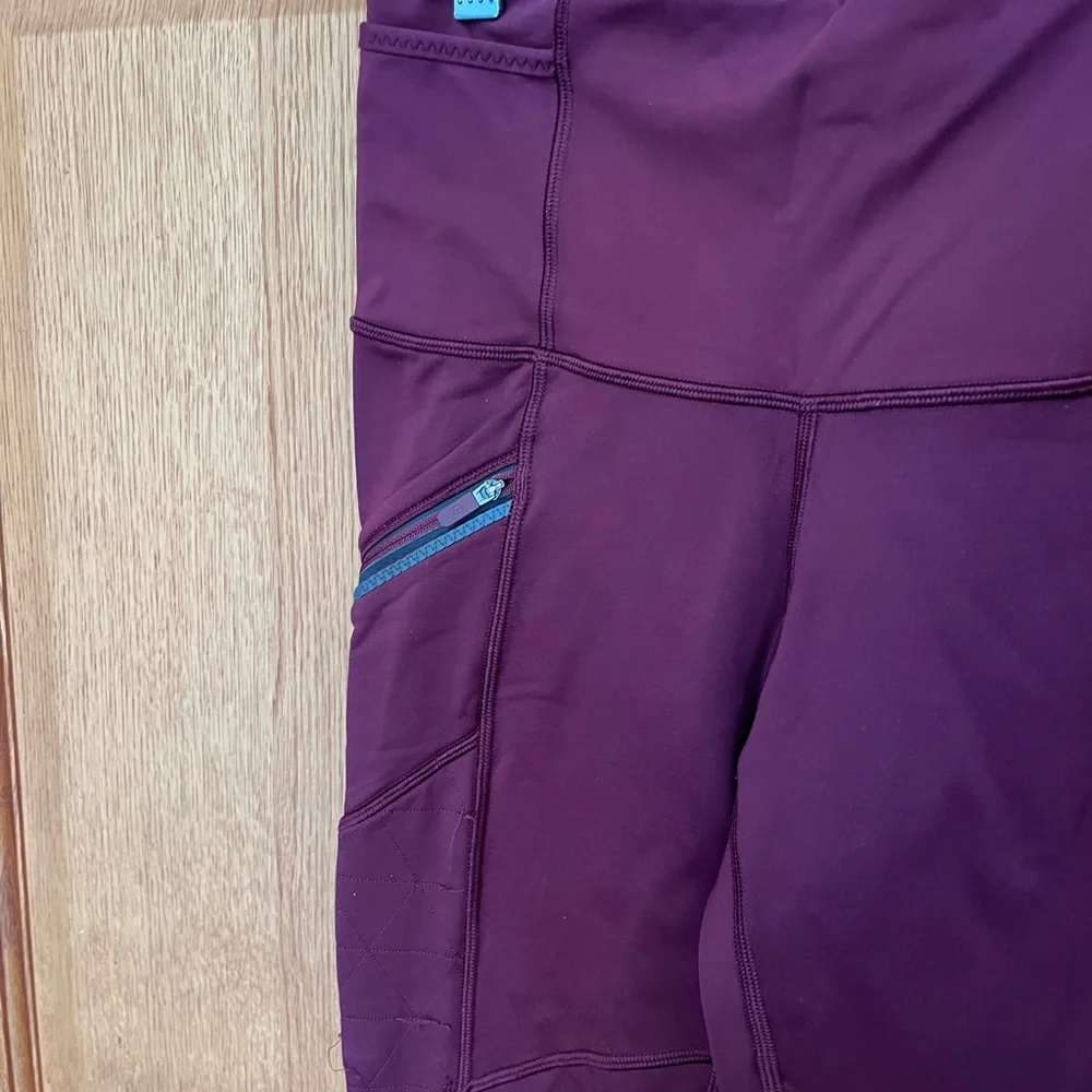 Lululemon Garnet toasty tech Burgundy Athletic Leggings with Zip Pockets - Picture 3 of 5